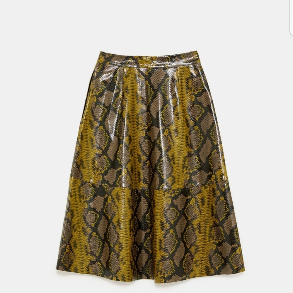 Zara Snake Skin Print Skirt NWT
